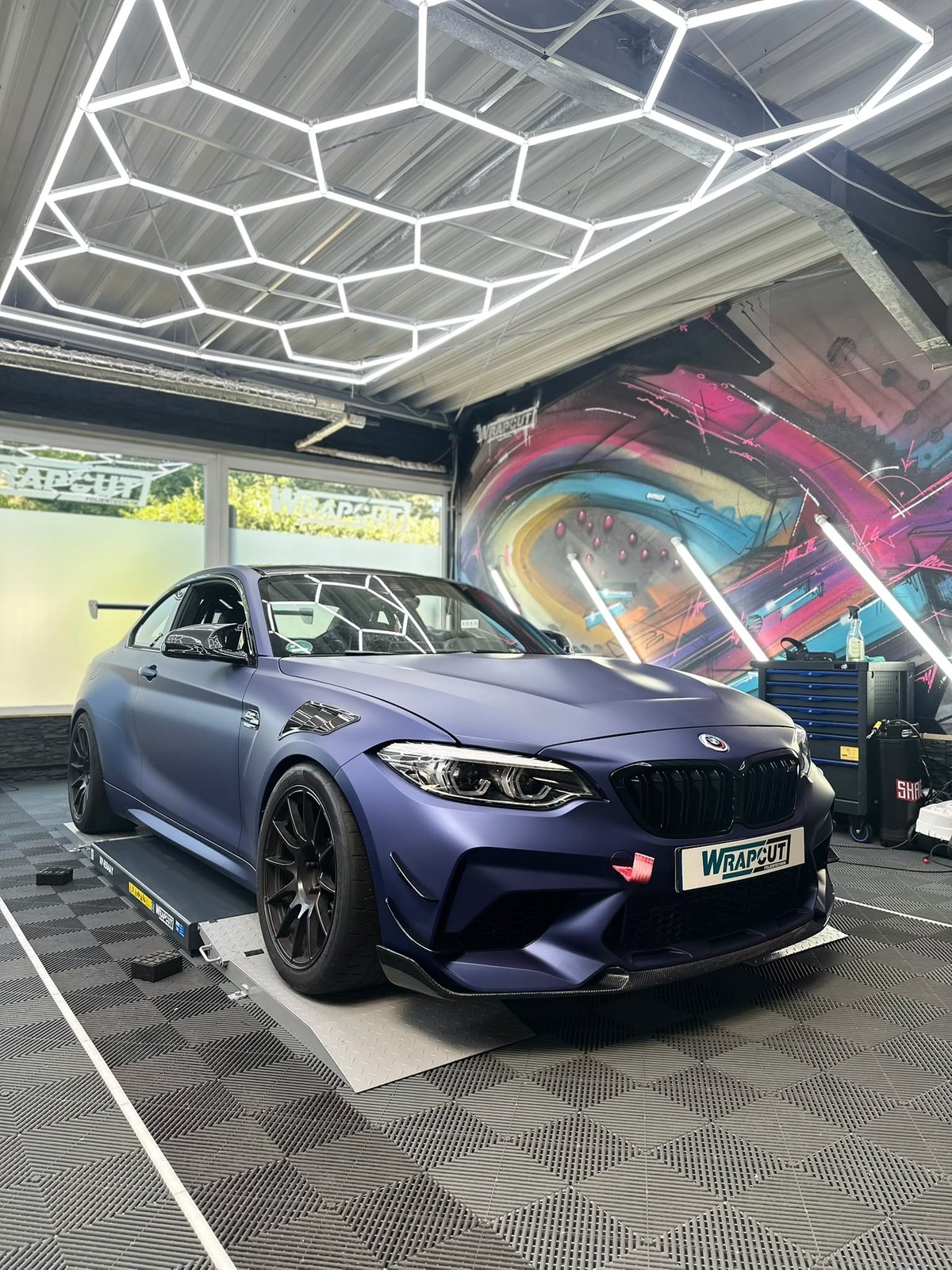 Vollfolierung, BMW M2 Mattlila