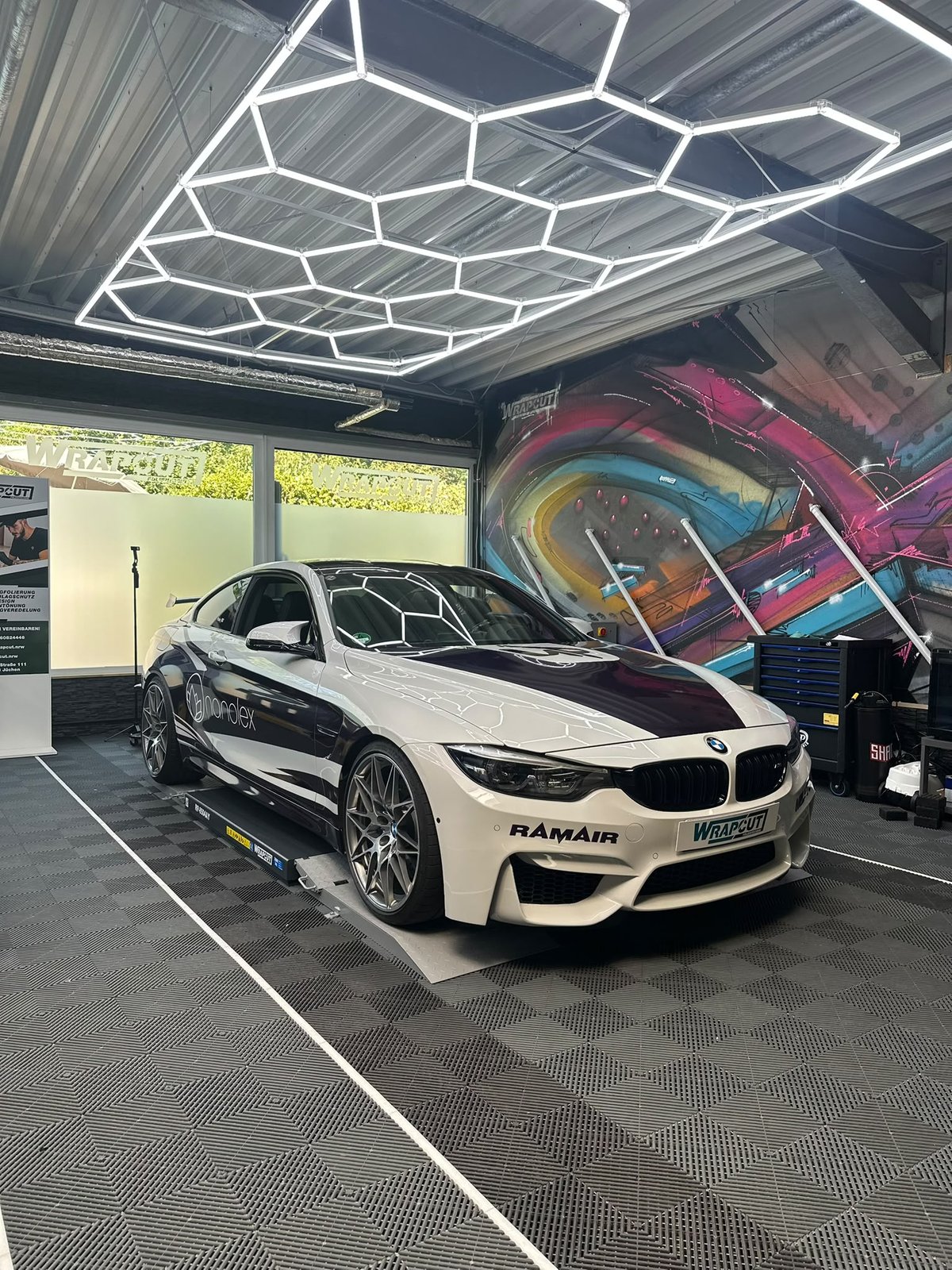 Vollfolierung, BMW M4 Weiß-Schwarz